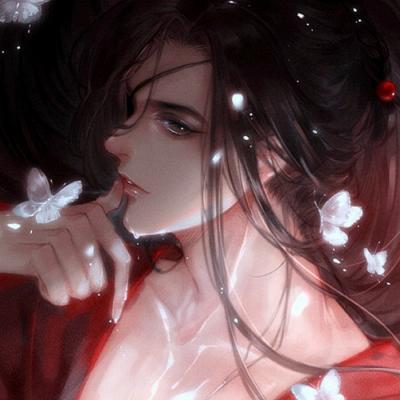 女子被恶意泼水路人一直追着滋